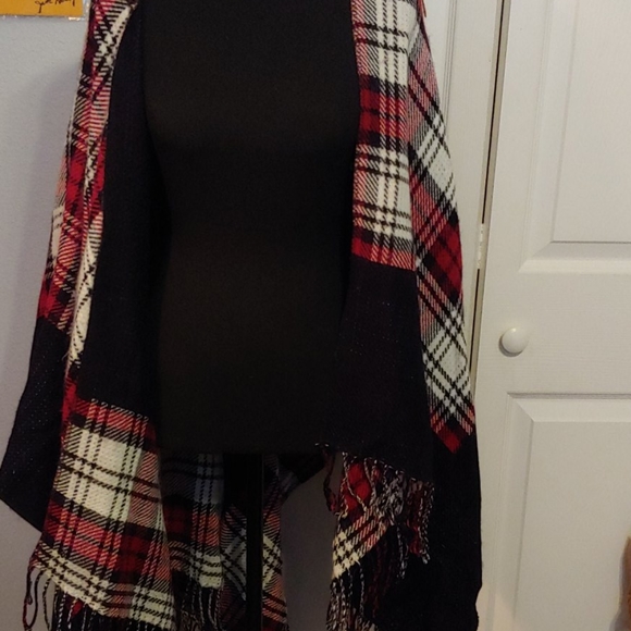 Shawl - Picture 5 of 5